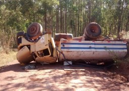 Caminhão Pipa tomba na MG-354 próximo a cidade de Patos de Minas