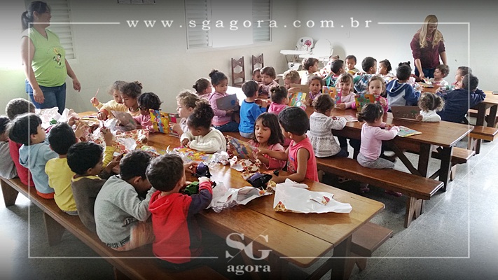 Portal SG AGORA presenteia mais de 450 crianças de São Gotardo