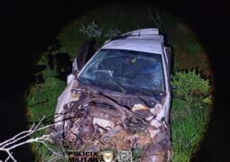 Grave capotamento de veículo é registrado na MG-235, em São Gotardo-MG